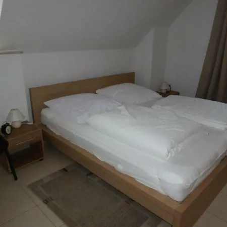 Haus Sonja - Ferienwohnung Mit Terrasse Binz